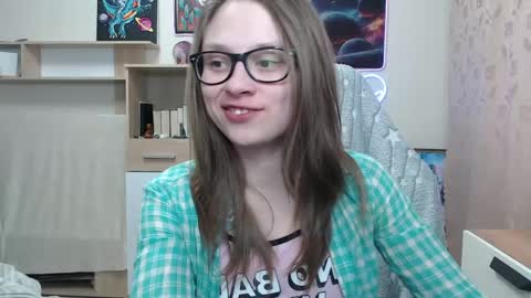 Amber online show from April 19, 2:18 pm