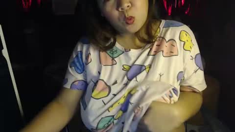 Snapshot of ambisyosa_moore chatting on December 28, 4:52 pm Marie online show from December 28, 4:52 pm