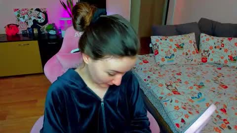 Eileen online show from December 15, 12:12 pm