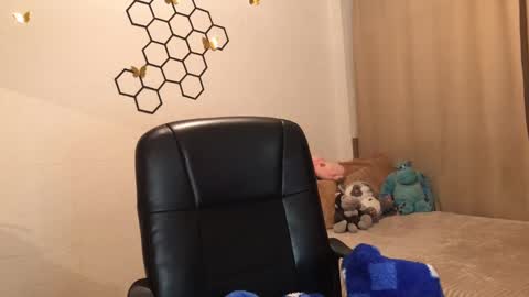 Amelia online show from October 3, 3:53 pm