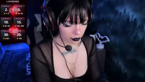 Amelia Aley  online show from June 17, 10:53 am