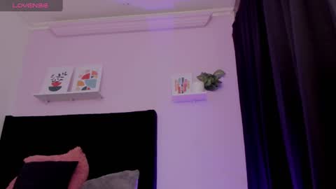 AMELIA  online show from October 20, 6:07 am