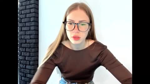 amelia_gold9 online show from September 23, 9:25 am