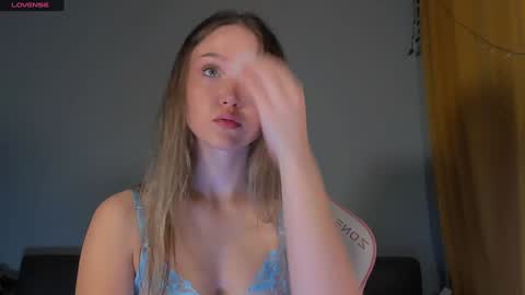 Snapshot of amelia_lein chatting on December 19, 11:35 pm Your Amelia online show from December 19, 11:35 pm