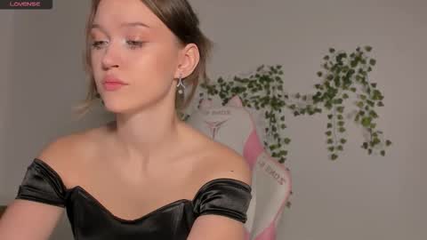 Snapshot of amelia_lein chatting on September 15, 12:45 am Your Amelia online show from September 15, 12:45 am