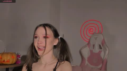 Snapshot of amelia_lein chatting on October 31, 9:15 pm Your Amelia online show from October 31, 9:15 pm