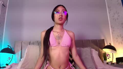 Snapshot of ameliaa_moon_ chatting on September 15, 11:44 am lia online show from September 15, 11:44 am