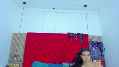Snapshot of ameliaandemily chatting on December 26, 11:13 pm Amelia AND Emily online show from December 26, 11:13 pm