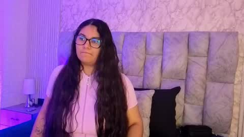 AMELIA CASTELL  online show from April 19, 10:45 pm