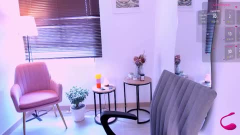 Amelie Graham online show from November 23, 4:49 pm