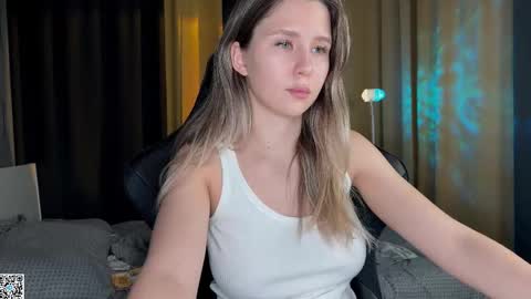 Ameliia castro online show from October 8, 1:50 pm