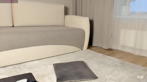 Amelina Love online show from January 17, 2:21 am