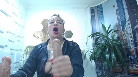 Amell Thomson online show from February 7, 1:53 pm