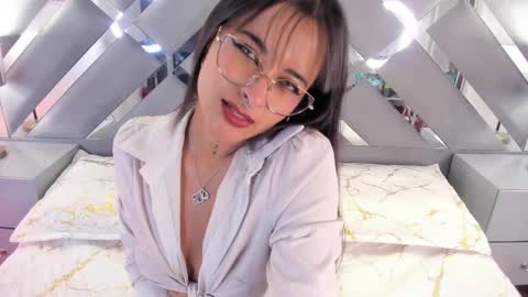 amelli_colette online show from October 7, 12:56 pm