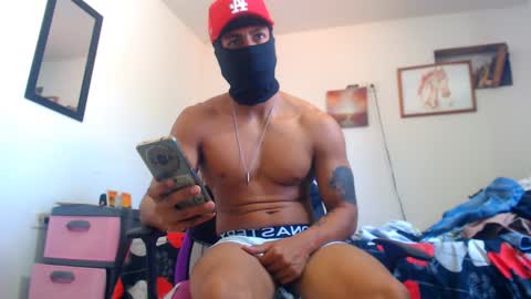 Snapshot of american_challenges chatting on January 18, 4:53 pm miguel online show from January 18, 4:53 pm