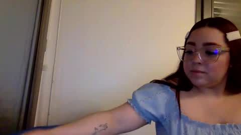 ami_rosee online show from February 4, 6:50 am