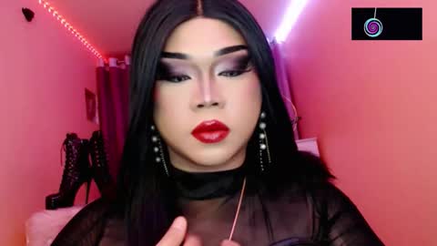 Queen Mireska online show from October 18, 3:05 pm