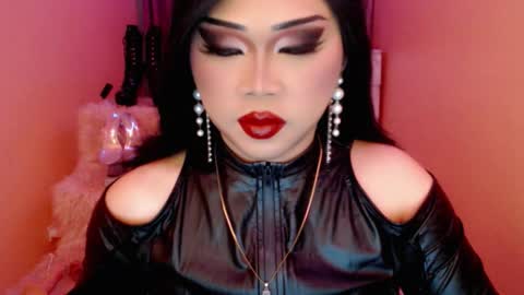 Queen Mireska online show from March 7, 4:18 pm