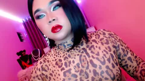 Queen Mireska online show from February 1, 2:45 pm