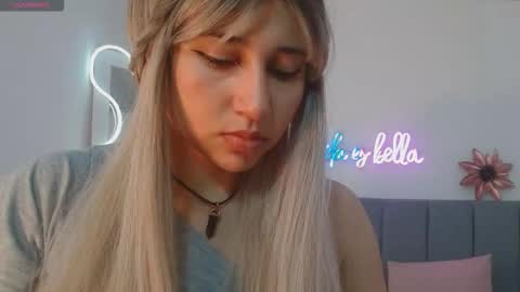 AMII TAY  online show from September 15, 3:30 am