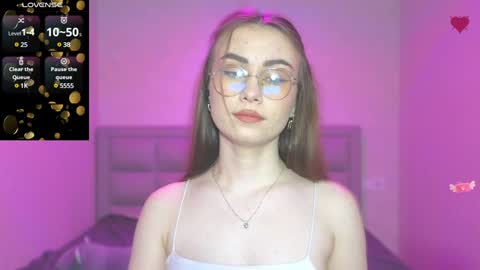 Snapshot of amina_lux chatting on January 22, 2:26 am Amina online show from January 22, 2:26 am
