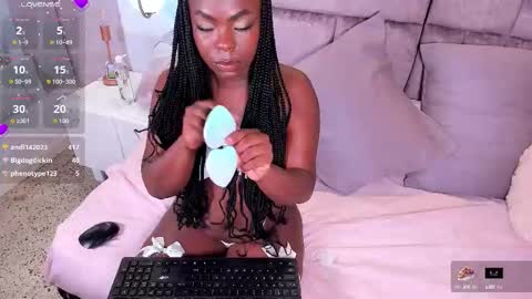 Amina online show from October 12, 11:28 pm