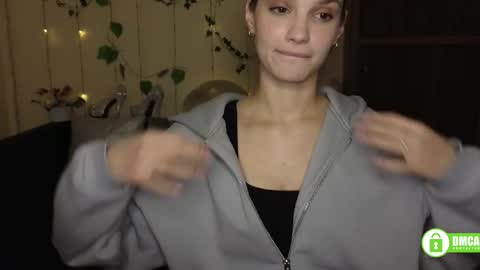 Amina online show from March 6, 1:32 pm