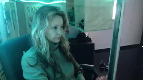 Snapshot of ammber3 chatting on February 18, 3:41 pm Paula D online show from February 18, 3:41 pm