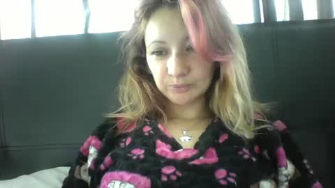 Snapshot of ammber3 chatting on February 7, 12:39 pm Paula D online show from February 7, 12:39 pm