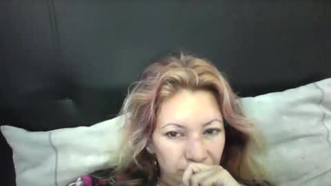 Snapshot of ammber3 chatting on December 30, 11:37 am Paula D online show from December 30, 11:37 am