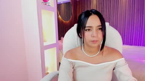 Ammy Rodriguez online show from February 19, 6:44 am