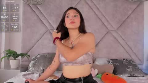 amora online show from April 13, 2:10 pm