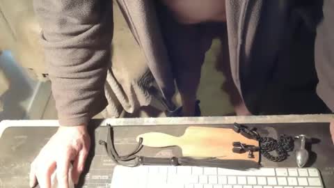 amslave4f online show from February 7, 9:45 am