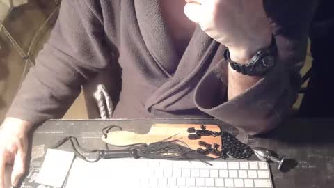 amslave4f online show from October 6, 7:15 am