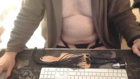 amslave4f online show from May 8, 8:42 am