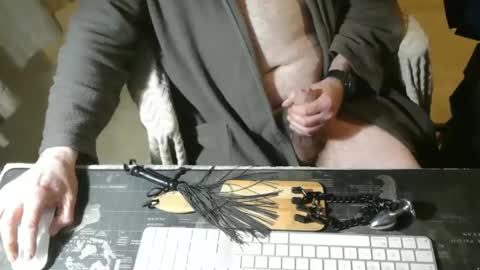 amslave4f online show from May 5, 10:15 pm