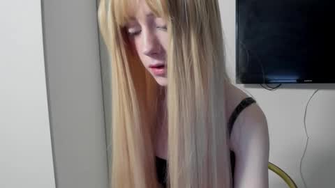 amy1_1 online show from October 2, 4:22 am