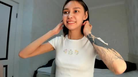 Snapshot of amy_alle chatting on September 21, 6:45 pm Amy online show from September 21, 6:45 pm