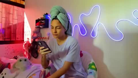 AmyEloise online show from October 22, 7:48 pm