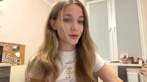 amy_meoww online show from October 24, 5:14 pm