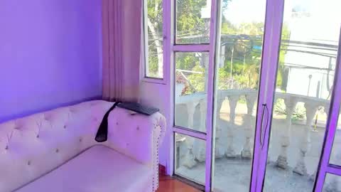 Amy online show from December 17, 1:18 pm