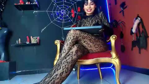 Amy Wong Grey online show from October 24, 10:32 pm