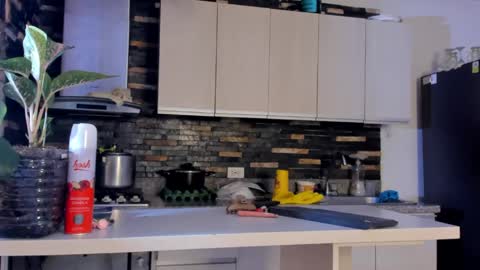 Amy online show from April 18, 7:58 pm