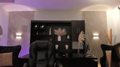 AMY WALKER online show from March 1, 10:13 am