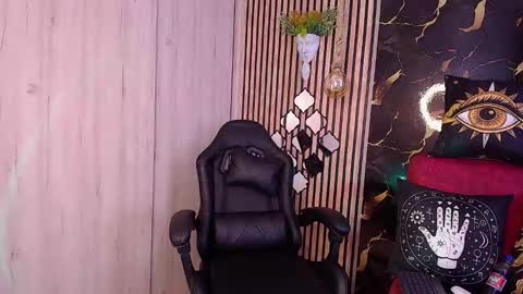 Ana online show from March 9, 2:21 pm