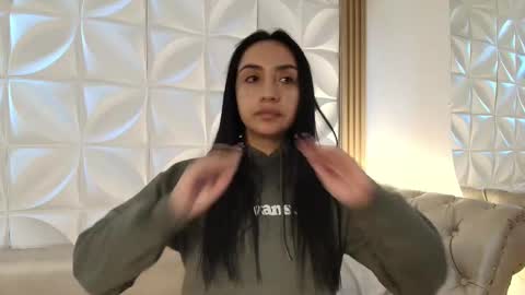   online show from February 20, 8:33 pm