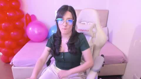 Im anna but you can call me as you want online show from February 6, 9:39 pm