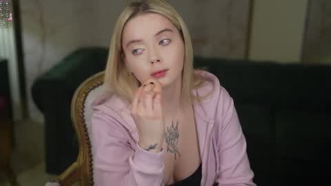 Snapshot of anabel054 chatting on March 7, 12:15 am Anabel Kira Zlata Kira Elice Lana Dominika Sofy Kaila Bridget online show from March 7, 12:15 am