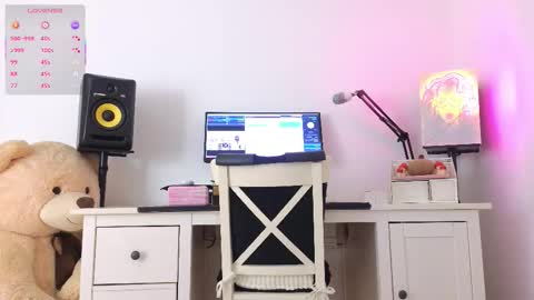 Annie  online show from September 9, 1:33 pm