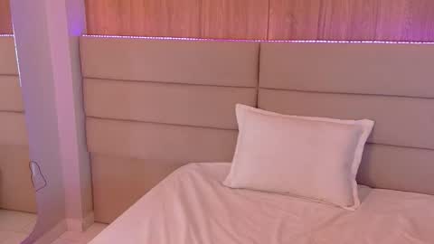 anabelleray online show from October 8, 7:20 pm